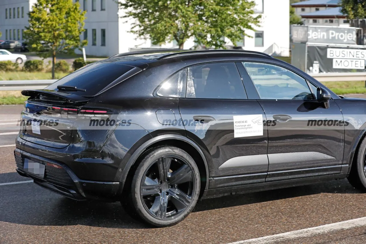 porsche-macan-ev-2024-fotos-espia-destapado-202397017-1693214229_7.webp.3fbdf7789fa538f4f09e25713fe473b9.webp