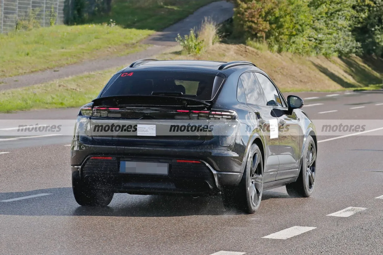 porsche-macan-ev-2024-fotos-espia-destapado-202397017-1693214233_11.webp.04194362401f02c27c2ea33cbb92a354.webp