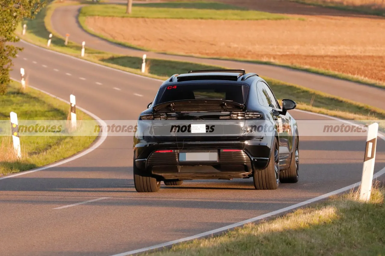 porsche-macan-ev-2024-fotos-espia-destapado-202397017-1693214243_21.webp.9d7cdf8e22e62523eddae3b8674b315a.webp