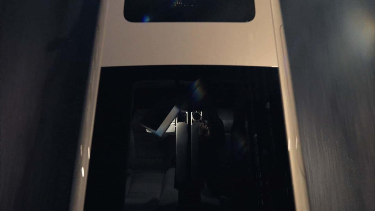 volvo-em90-il-teaser(2).thumb.jpg.20c4d2b37e738e3241cc7ddbf3d70702.jpg