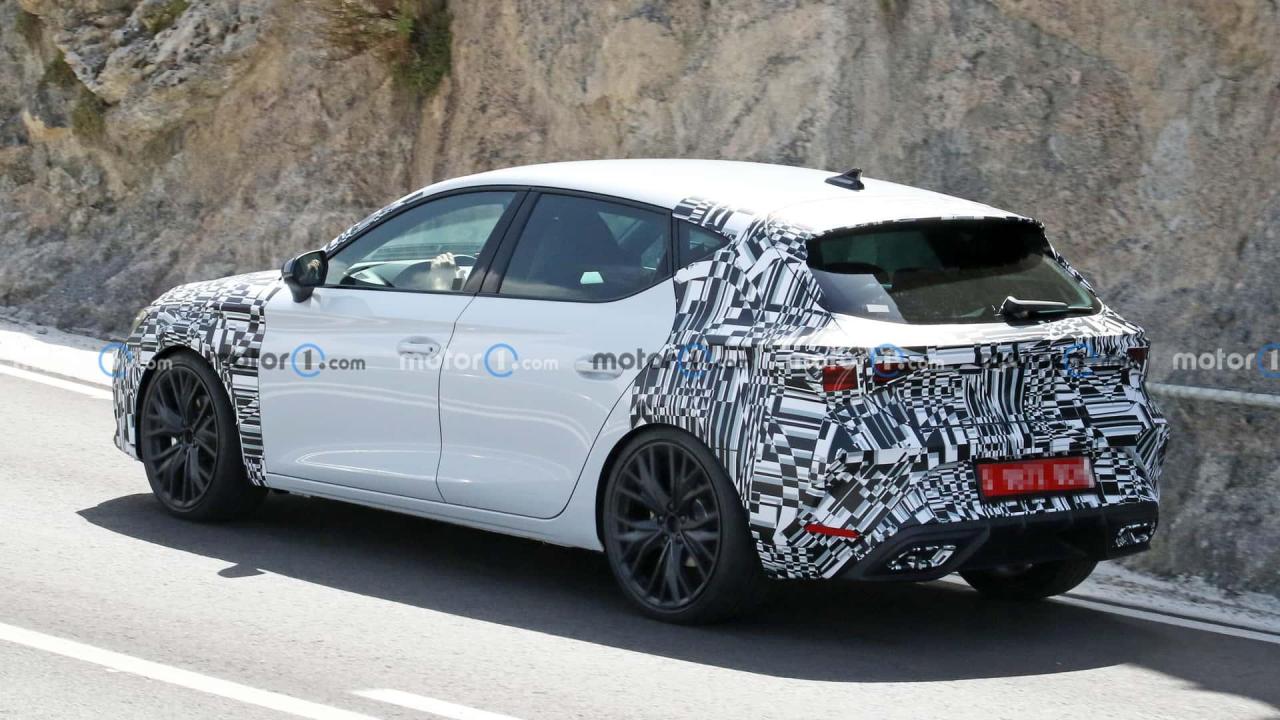 2024-cupra-leon-hatchback-facelift-spy-photo(9).thumb.jpg.02f484b3bf5aa26c87eb1ce5dae6d493.jpg