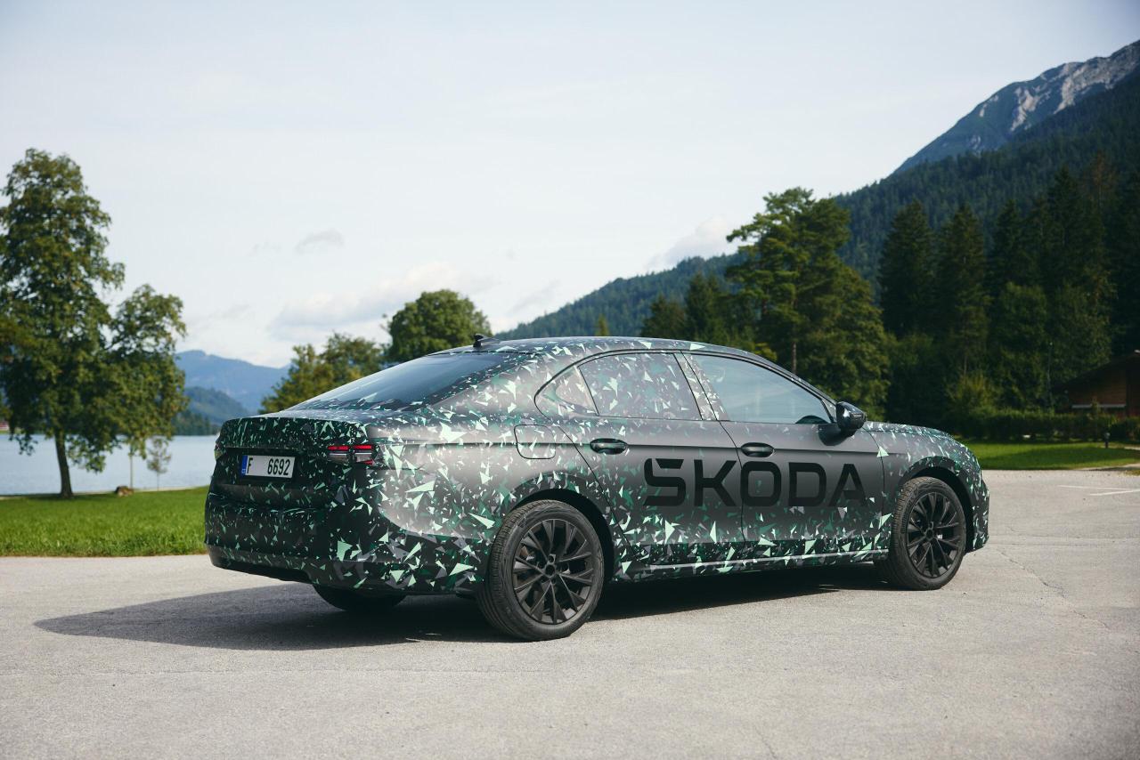 Highlight_Skoda_Superb_Covered_MB_8af7d473-2560x1708.thumb.jpg.9b0ad13cdb061bcff7caa28d2a1bd836.jpg