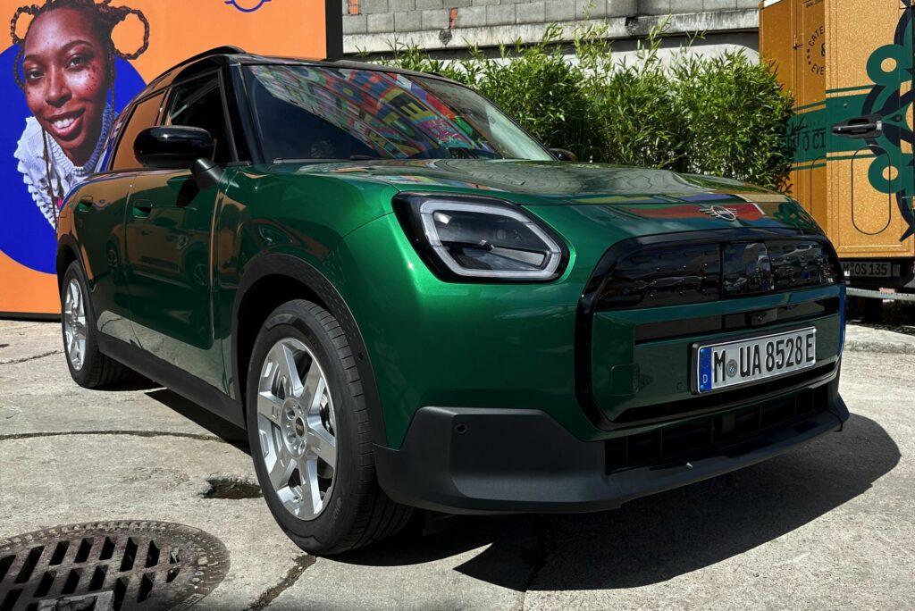 MINI-Countryman-U25-British-Racing-Green-Live-Electric-01-1024x684.jpg.d8b369ab5e1484e6101dd00514abe811.jpg
