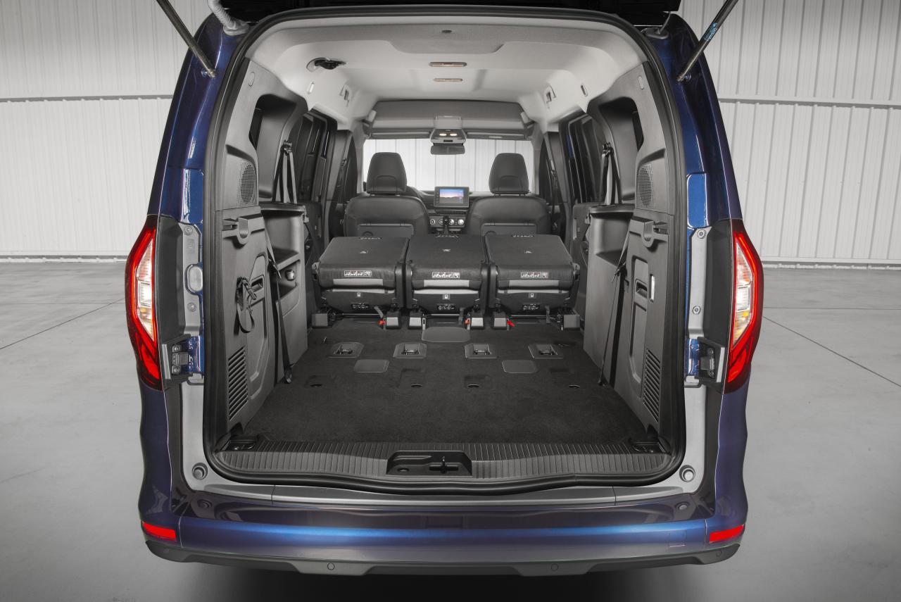 Nouveau_Renault_Grand_Kangoo_15.jpg