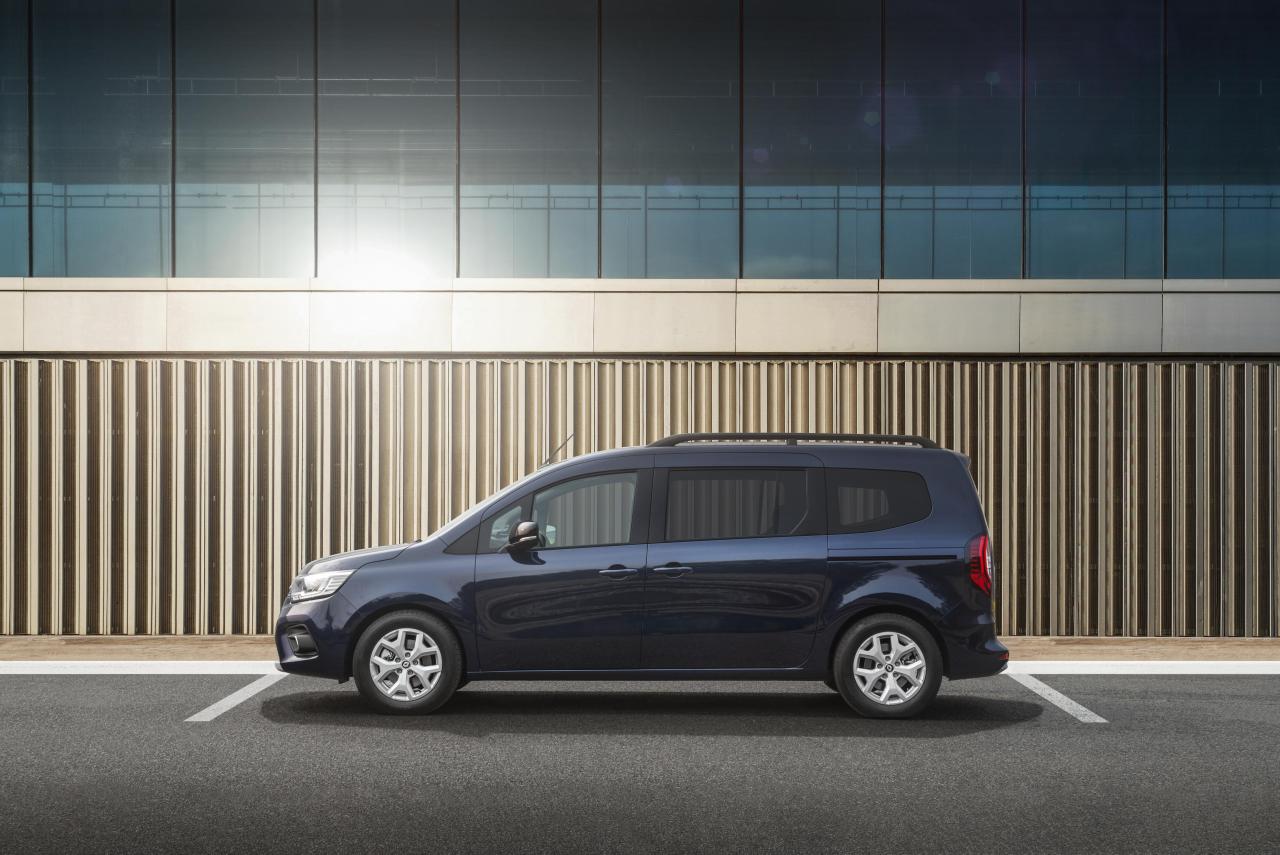 Nouveau_Renault_Grand_Kangoo_30.jpg