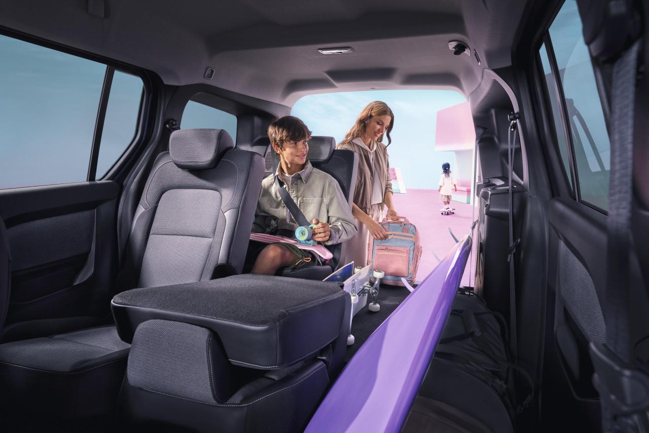 Nouveau_Renault_Grand_Kangoo_4.jpg
