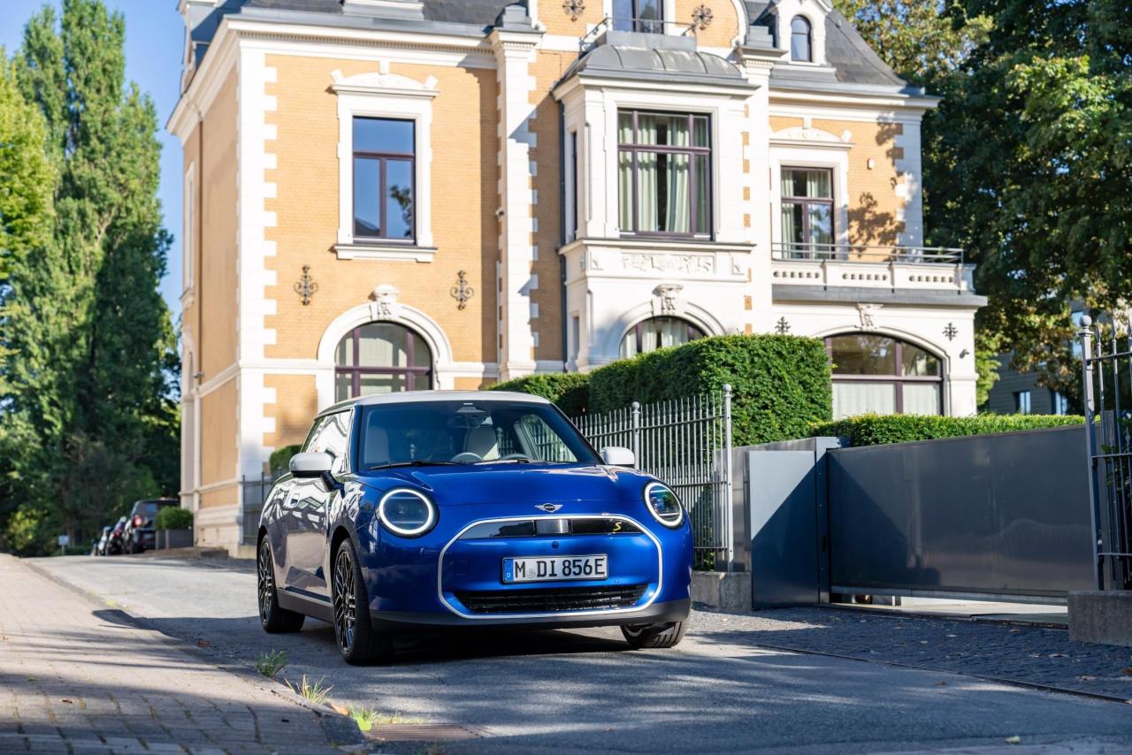P90521429_lowRes_mini-cooper-se-09-20.thumb.jpg.8f28c477a0ac53339fd40782498d2f58.jpg