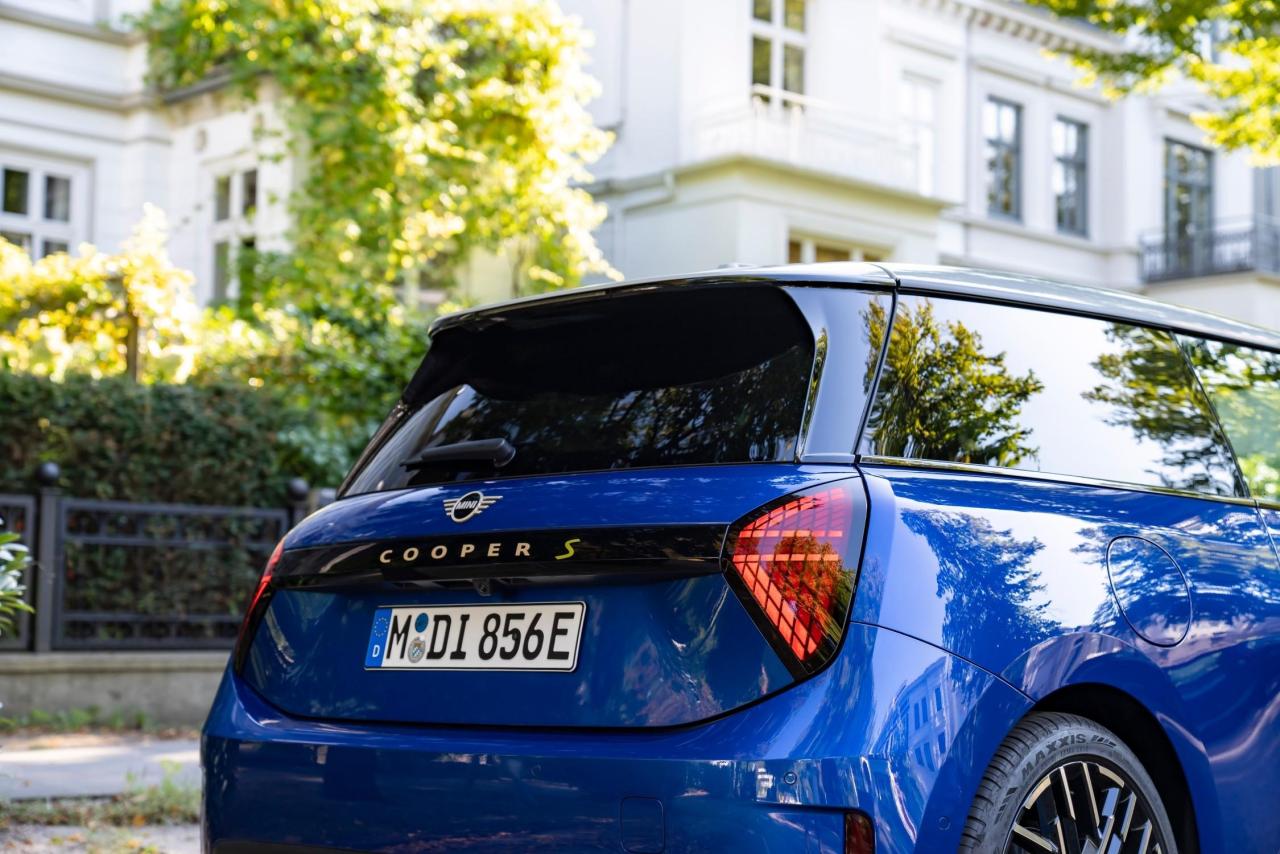 P90521435_lowRes_mini-cooper-se-09-20.thumb.jpg.75ce2702aaa92e7a955bb83124eace90.jpg
