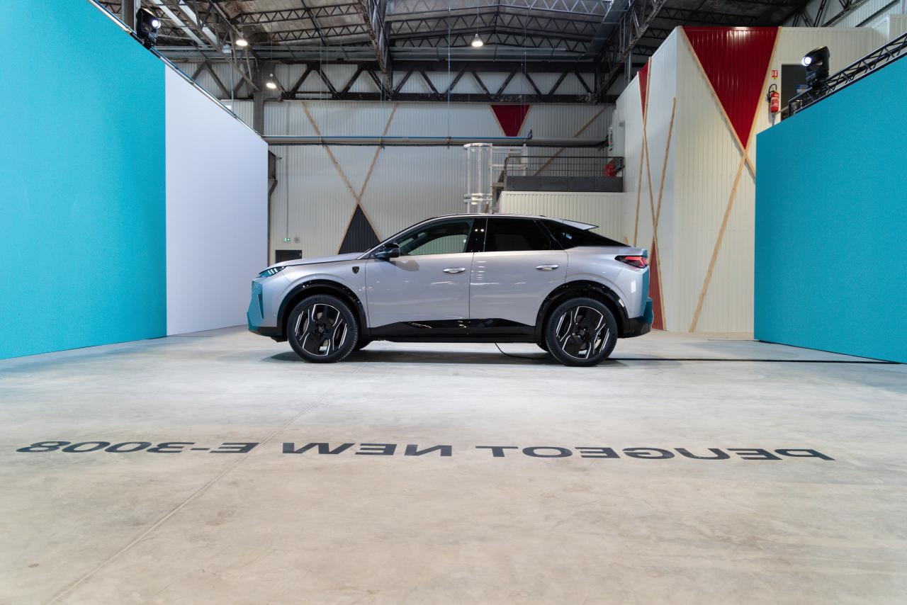 PEUGEOT_E-3008_E-LIONTALKS_2309TC354.thumb.jpg.32b5fb54b99db61009e66a1dfc7463b3.jpg