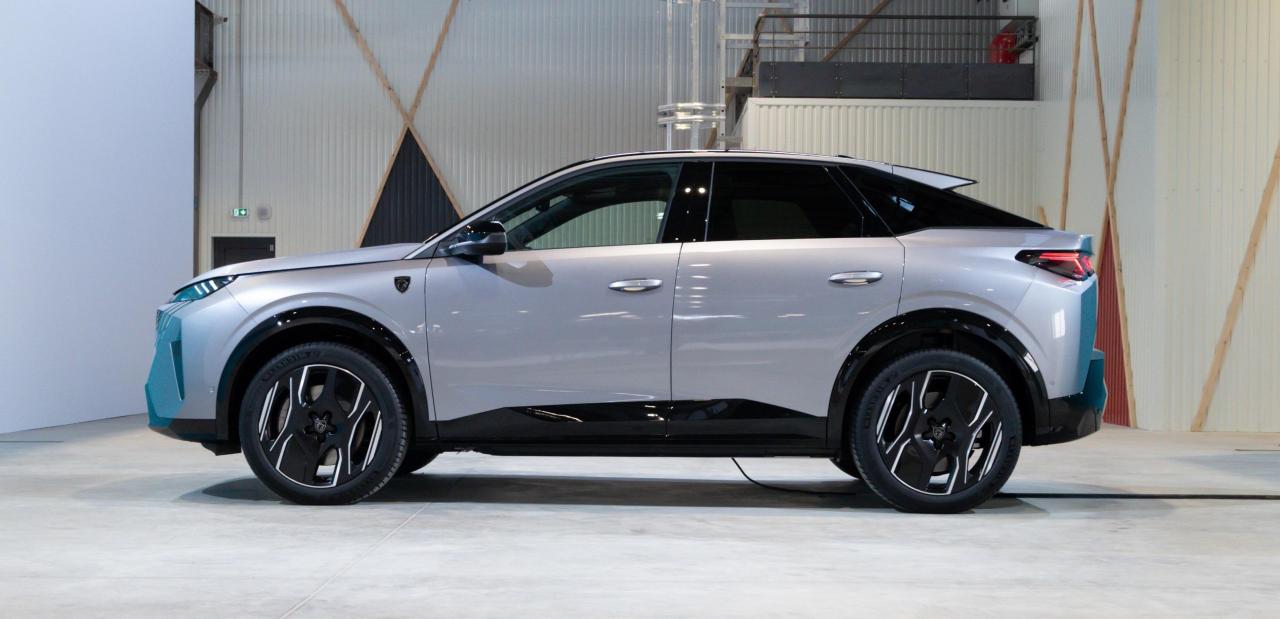 PEUGEOT_E-3008_E-LIONTALKS_2309TC354.thumb.jpg.b7f9c77585f2e6d1c23f557949e50d53.jpg