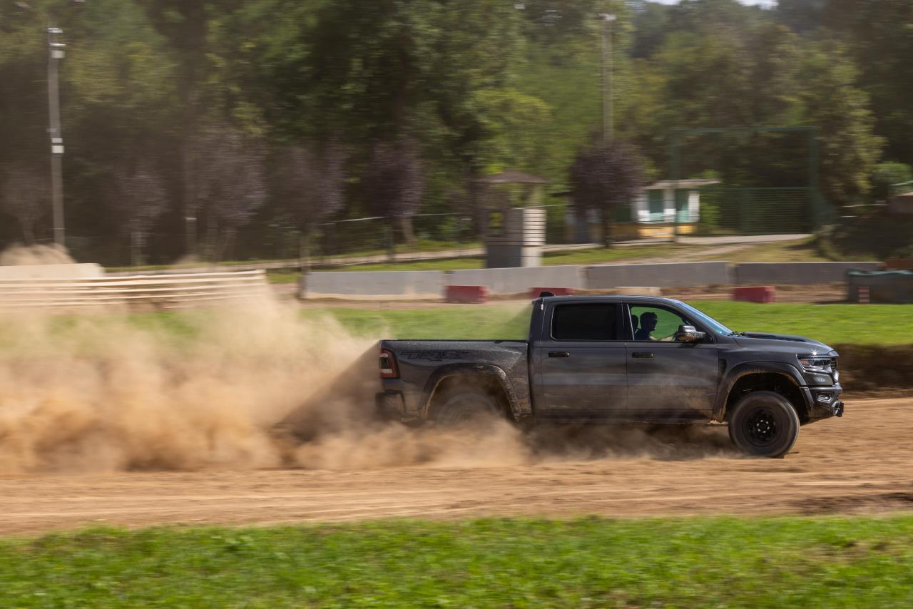 RAM1500TRXLunarEdition (2).jpg