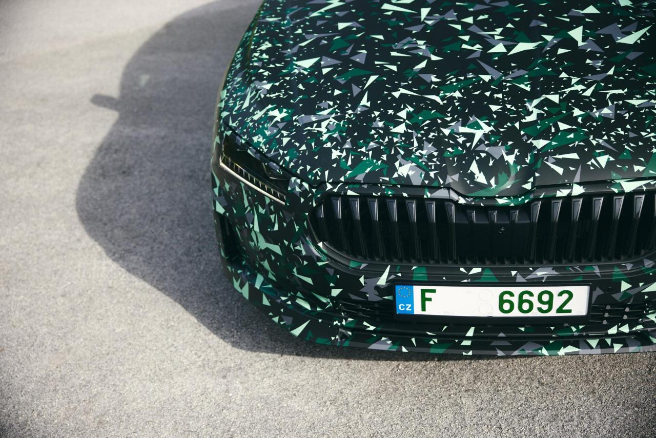 Skoda_Superb_Covered_MB-12_16968ed5-1920x1281.thumb.jpg.f2c41c7aa37b3574b4f3b010496d09b2.jpg