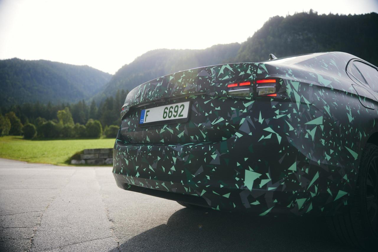 Skoda_Superb_Covered_MB-13_e8bbc454-2560x1708.thumb.jpg.b539548202ee0d2d0d82c6af9298a148.jpg