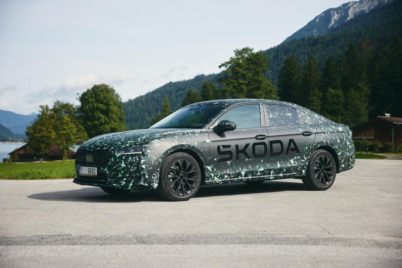 Skoda_Superb_Covered_MB-19_81a2510d-1920x1281.thumb.jpg.c6a554b4218654305333e29df4c24101.jpg