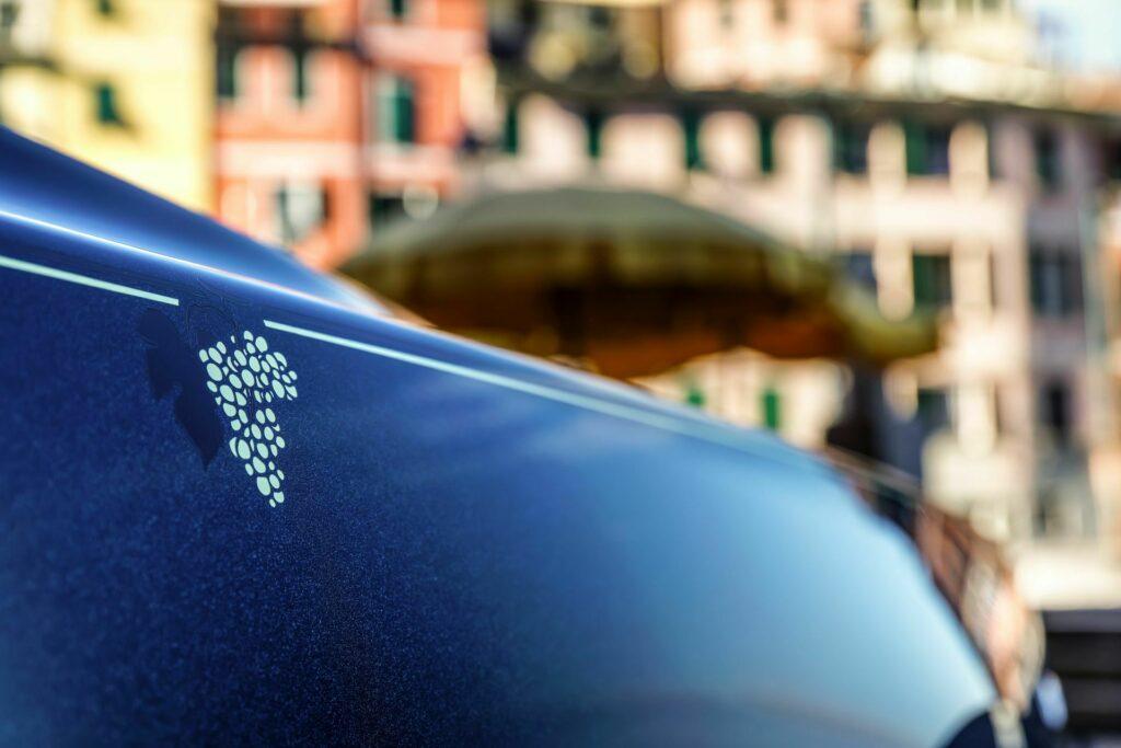 https___www.carscoops.com_wp-content_uploads_2023_09_Rolls-Royce-Phantom-Cinque-Terre-5-1024x683.jpg.30592aaaa44290227fa0559318ad7704.jpg