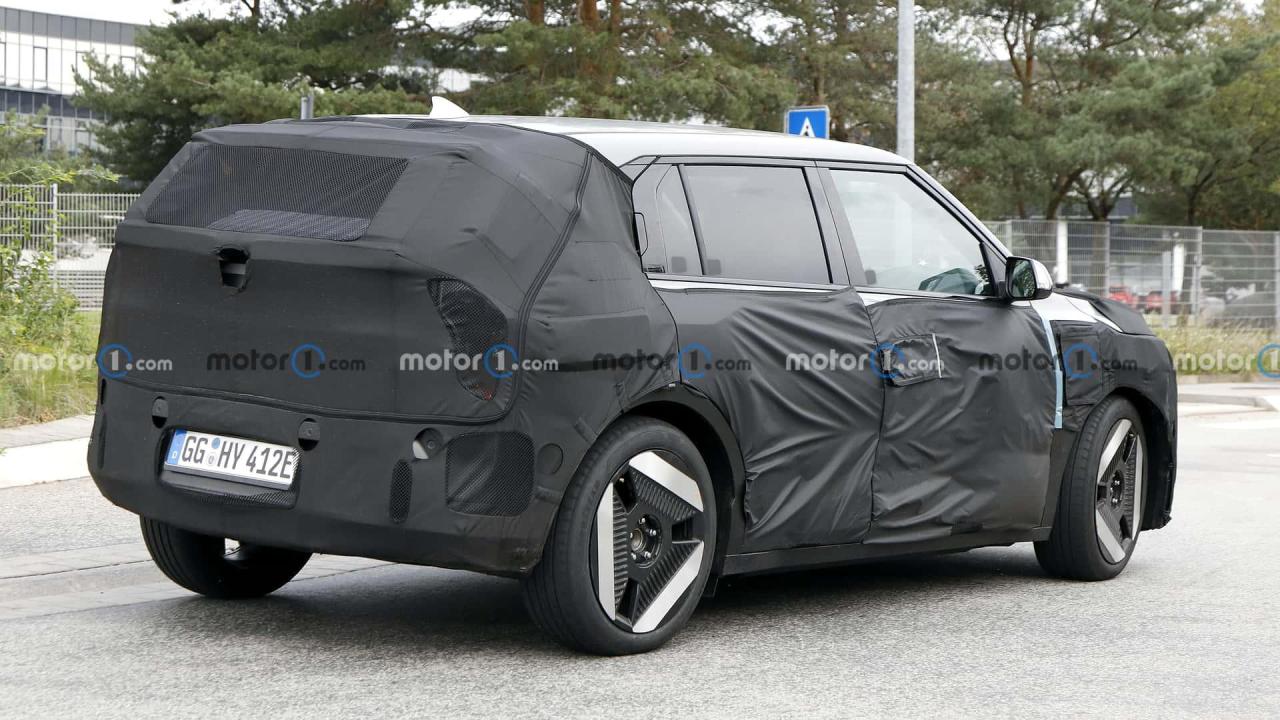 kia-ev4-rear-view-spy-photo.jpg