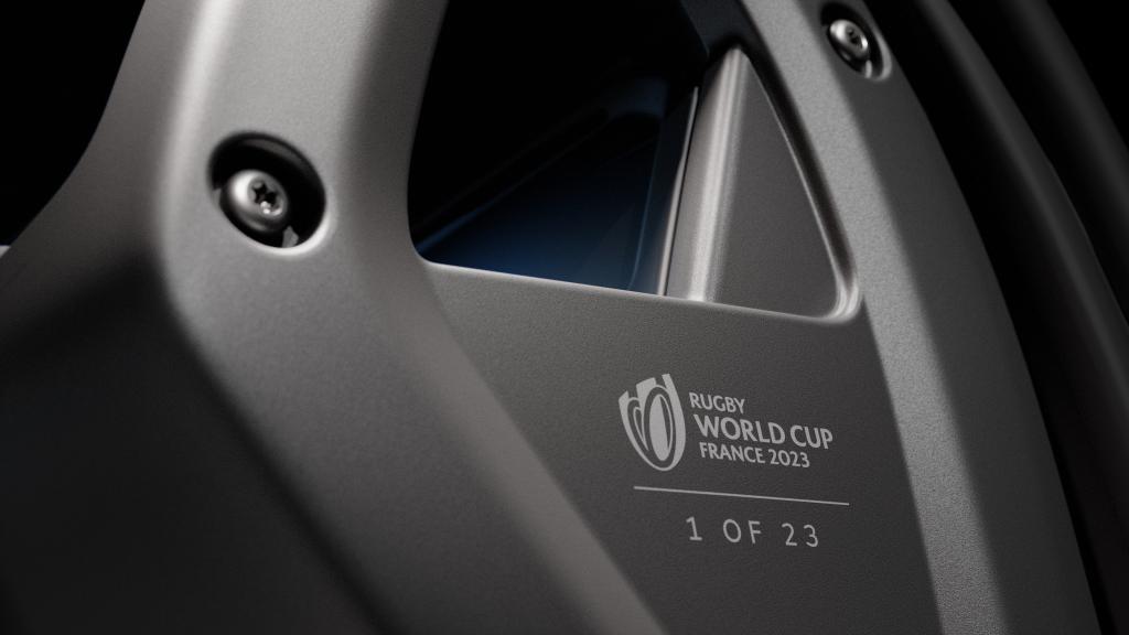 land_rover_defender_110_rugby_world_cup_2023_limited_edition_3.jpg.cefd71426cdf06897611bdec5eedcb9d.jpg