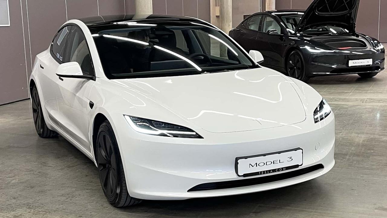 nuova-tesla-model-3-2023(10).thumb.jpg.7c87576818ca9acd1f3547baea1d2bad.jpg
