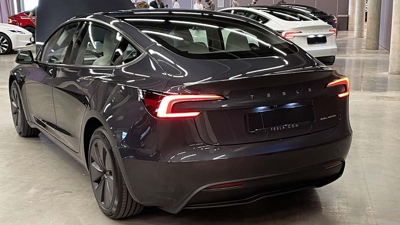 nuova-tesla-model-3-2023(13).thumb.jpg.5ec66caa30cd12a1875c6f7dd901004e.jpg