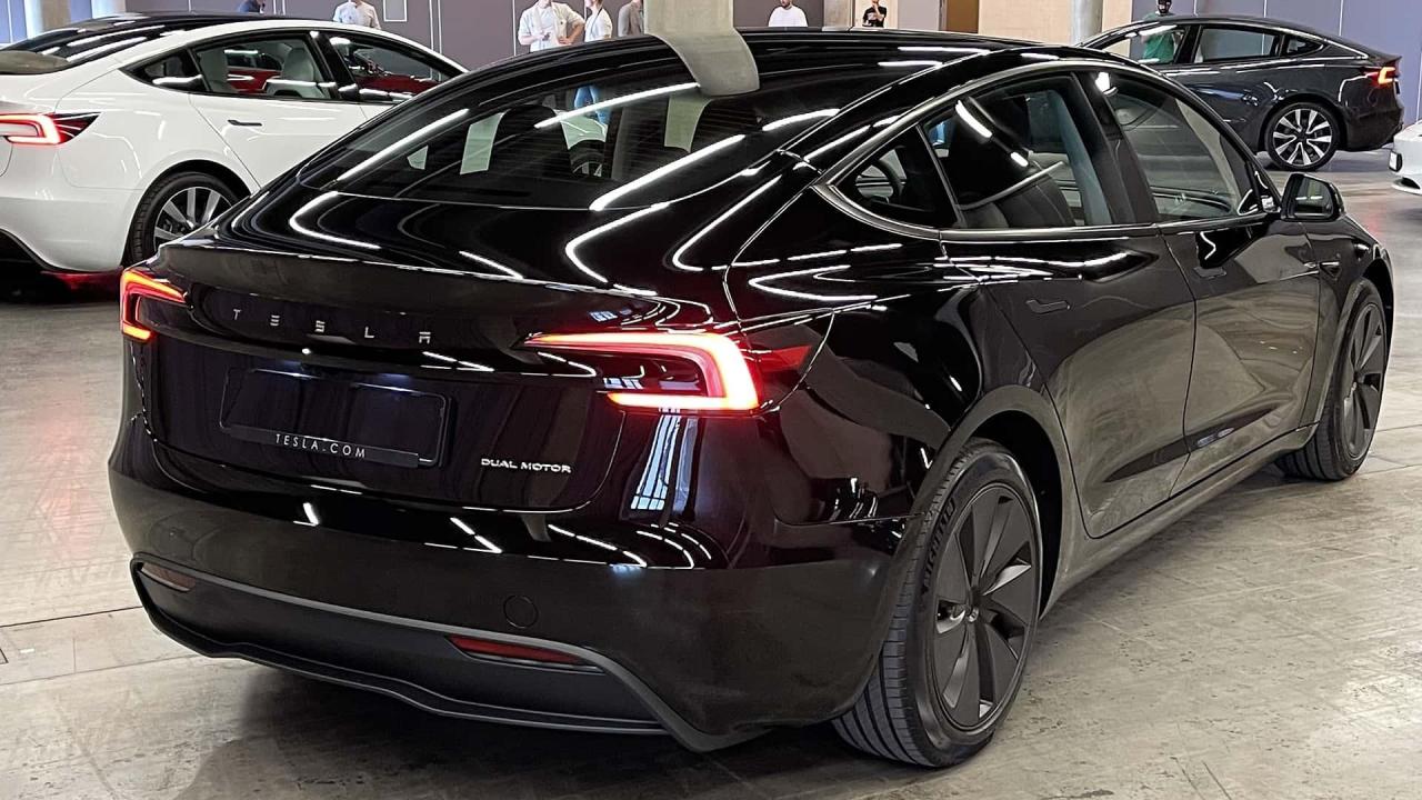 nuova-tesla-model-3-2023(15).thumb.jpg.1c6ebccd7f1da99eb7c80227ae0804f1.jpg