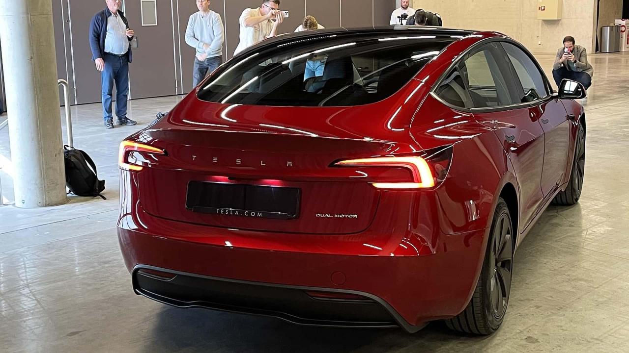 nuova-tesla-model-3-2023(16).thumb.jpg.5a539cb08c7fa476e904e1d11887431a.jpg