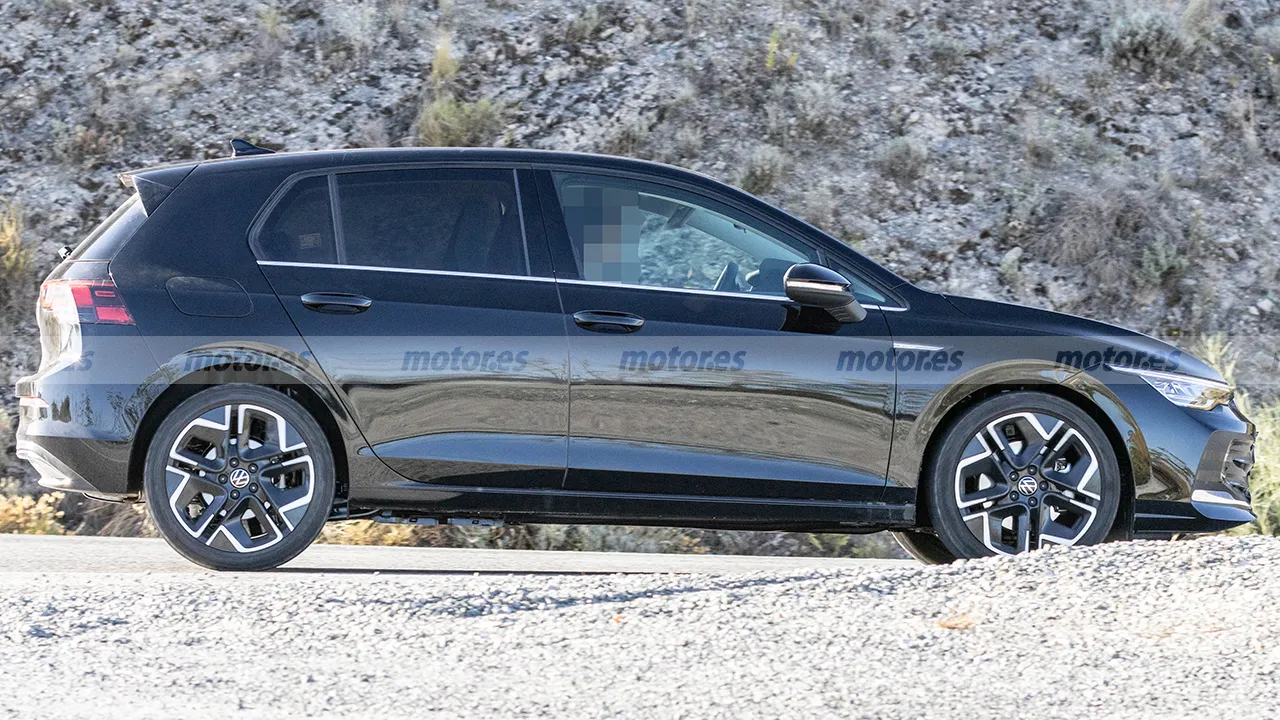 volkswagen-golf-2024-fotos-pruebas-desarrollo-202397316-1694520530_7.webp.117af31a7324554b71cbff0413f405b0.webp
