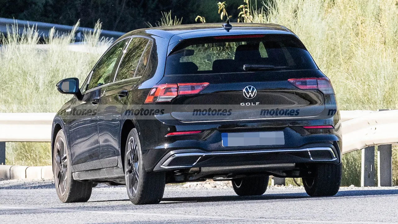 volkswagen-golf-2024-fotos-pruebas-desarrollo-202397316-1694520535_10.webp.03a54462a1f6a1b78b0503240313398d.webp