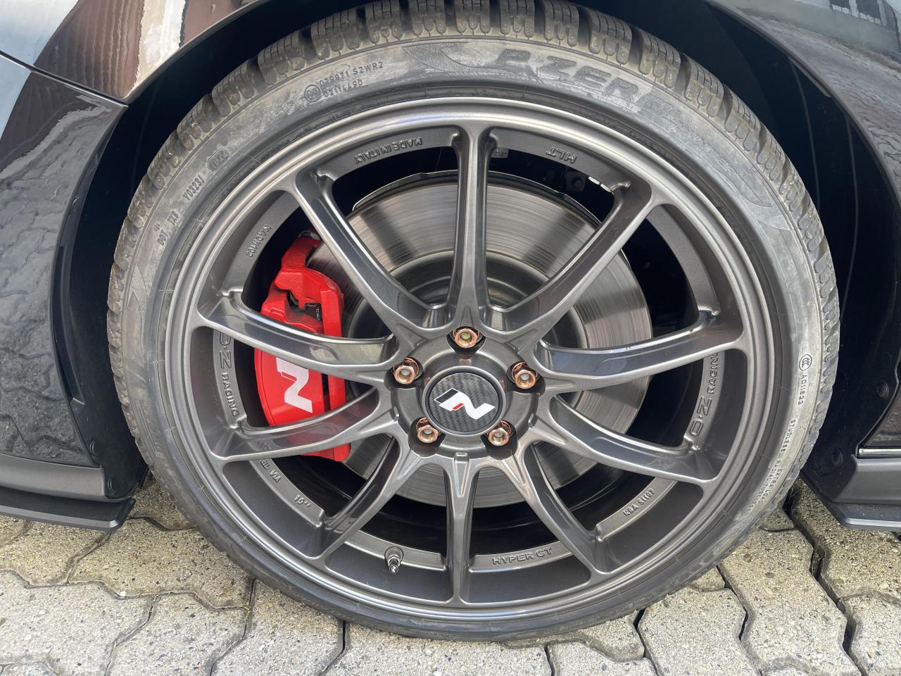 53_OZ HyperGT HLT_Pirelli PZero Winter Tyres.jpg