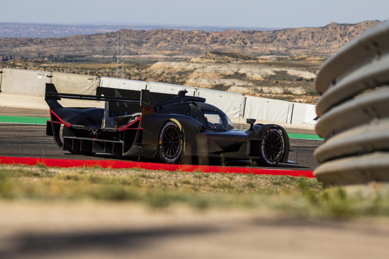 Alpine_A424_essais_sur_le_circuit_Motorland_a_Aragon_Espagne_10.thumb.jpg.9aca38bbafcfbcb165bf6121d4621587.jpg