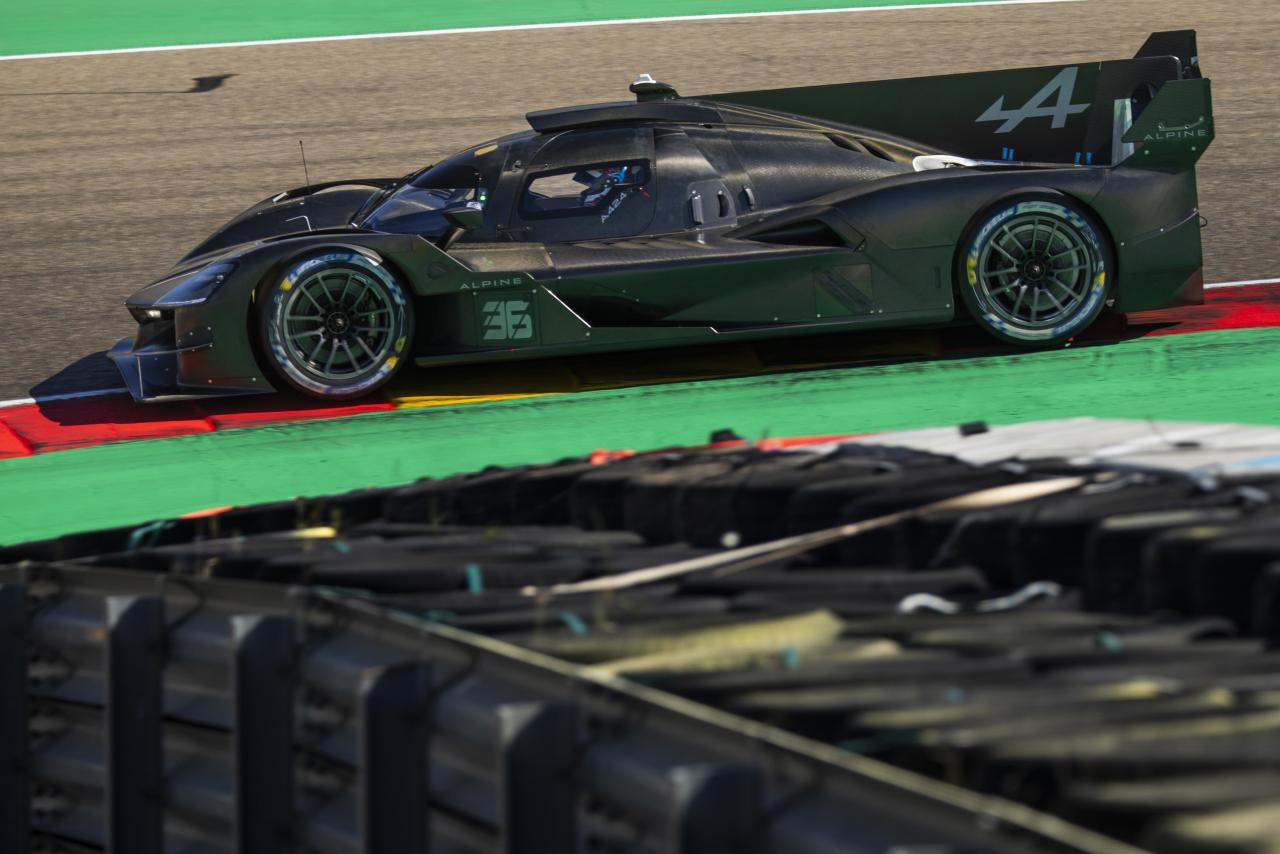 Alpine_A424_essais_sur_le_circuit_Motorland_a_Aragon_Espagne_15.thumb.jpg.d65e624a30ac9e84a13114702d9601bb.jpg