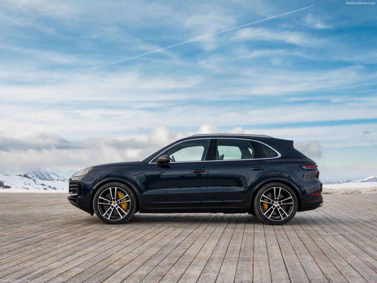 Porsche-Cayenne_S-2024-1600-18.thumb.jpg.1070b1724d9cbeee12749ed09048f852.jpg