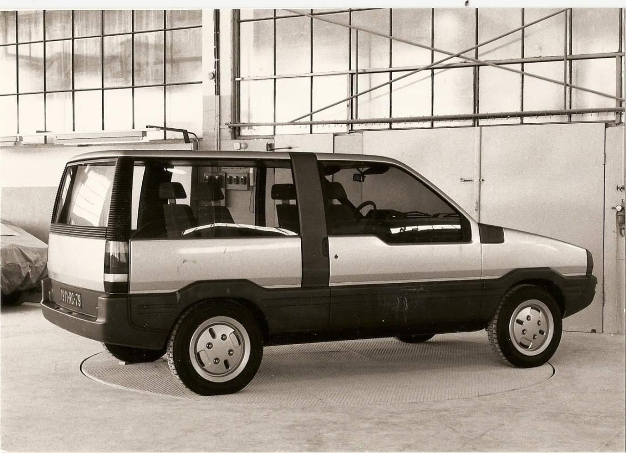 RenaultAlpine_VVA_maquette_1979_retro_3p.thumb.jpg.5ec798a4c515e9aae17ba93d4c13d684.jpg