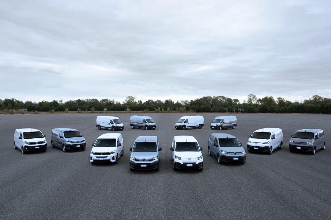 StellantisProOneNewVanLine-up.thumb.jpg.688c17ab14cc90513af98b3dfc15977f.jpg