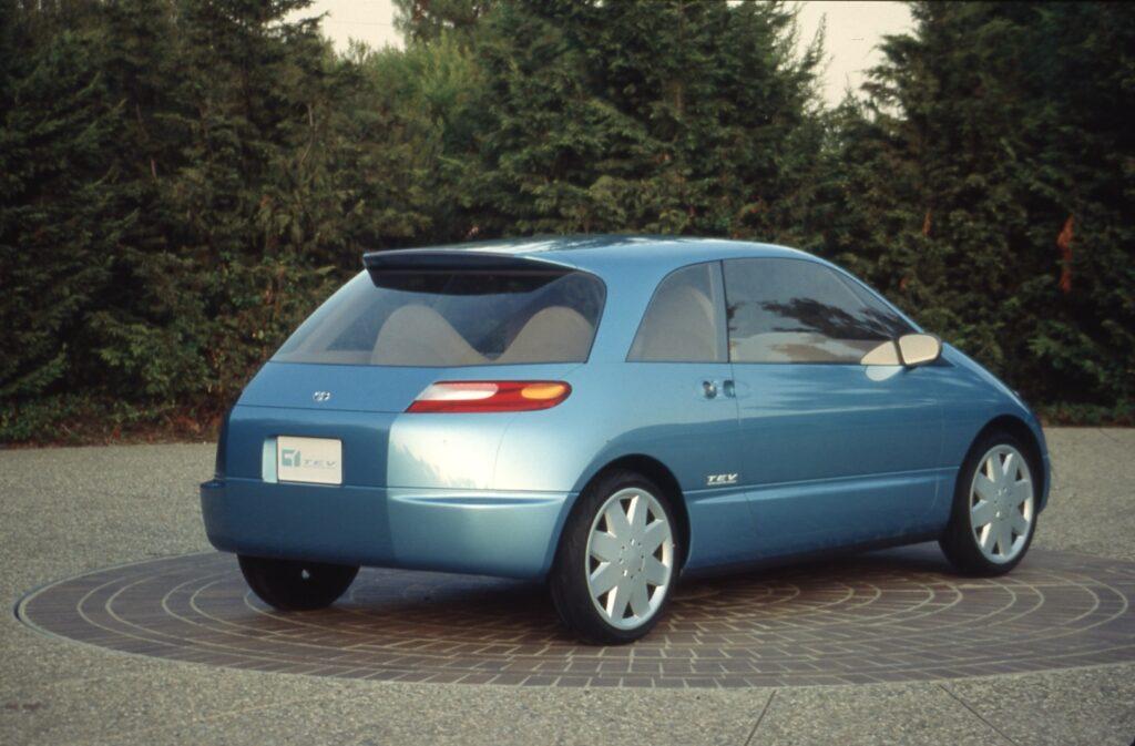 2-111_1990s_ElectricVehicle_fullscalemodel-v2-1024x673.jpg.0acdb582260622afc1fa893fe1fe67dd.jpg