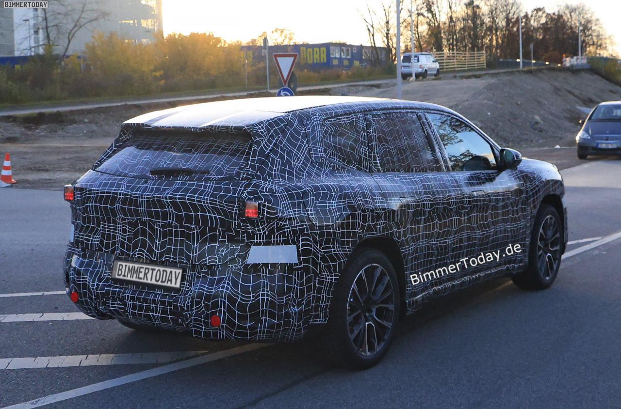 2025-BMW-iX3-NA5-Erlkoenig-Fotos-Neue-Klasse-SUV-Elektro-14.thumb.jpg.06b6f0c4888d4cea1843d3eecb13054f.jpg