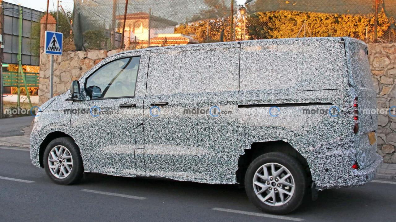 2025-vw-transporter-spy-photo(3).thumb.jpg.8a31cd26594cd5501ae6736a35605bb6.jpg