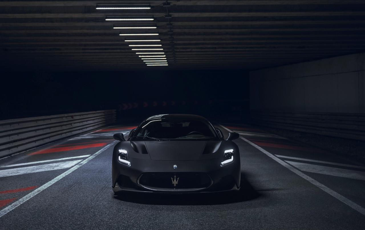 22807-MaseratiMC20Notte.thumb.jpg.030676d9f935489eb3be11560da53451.jpg
