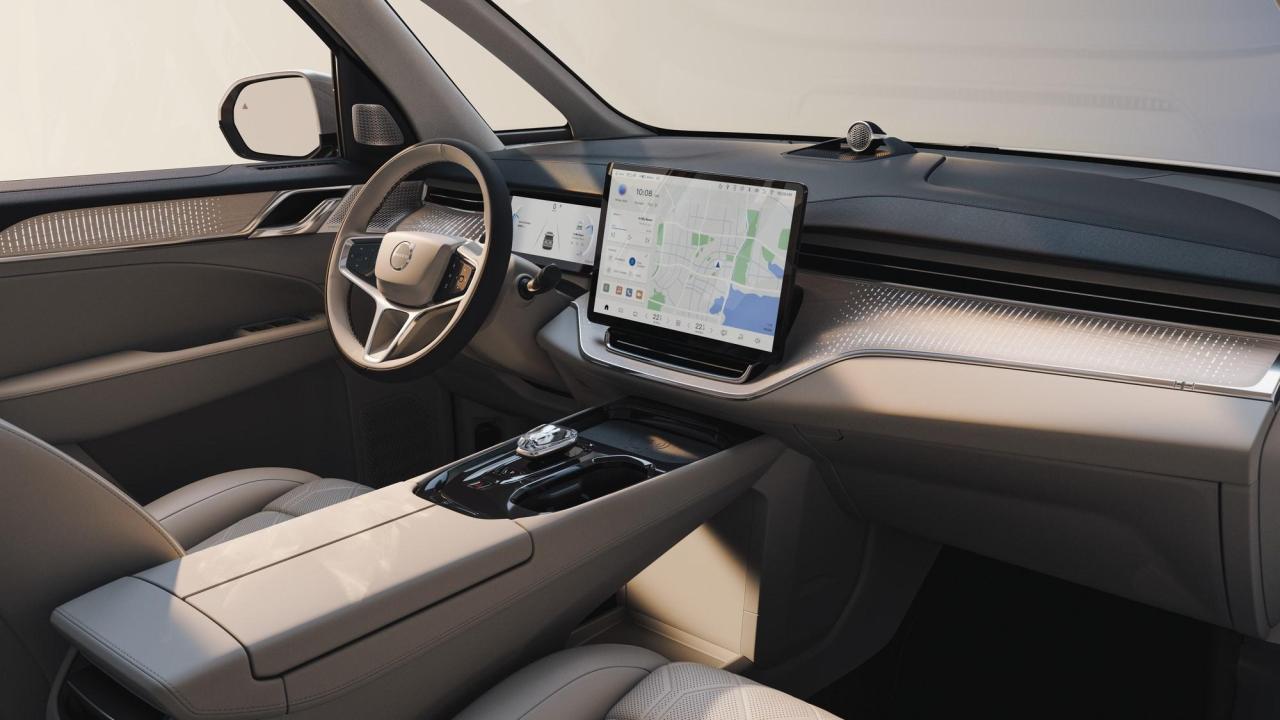 320125_Volvo_EM90_Concept_World_Stills.jpg