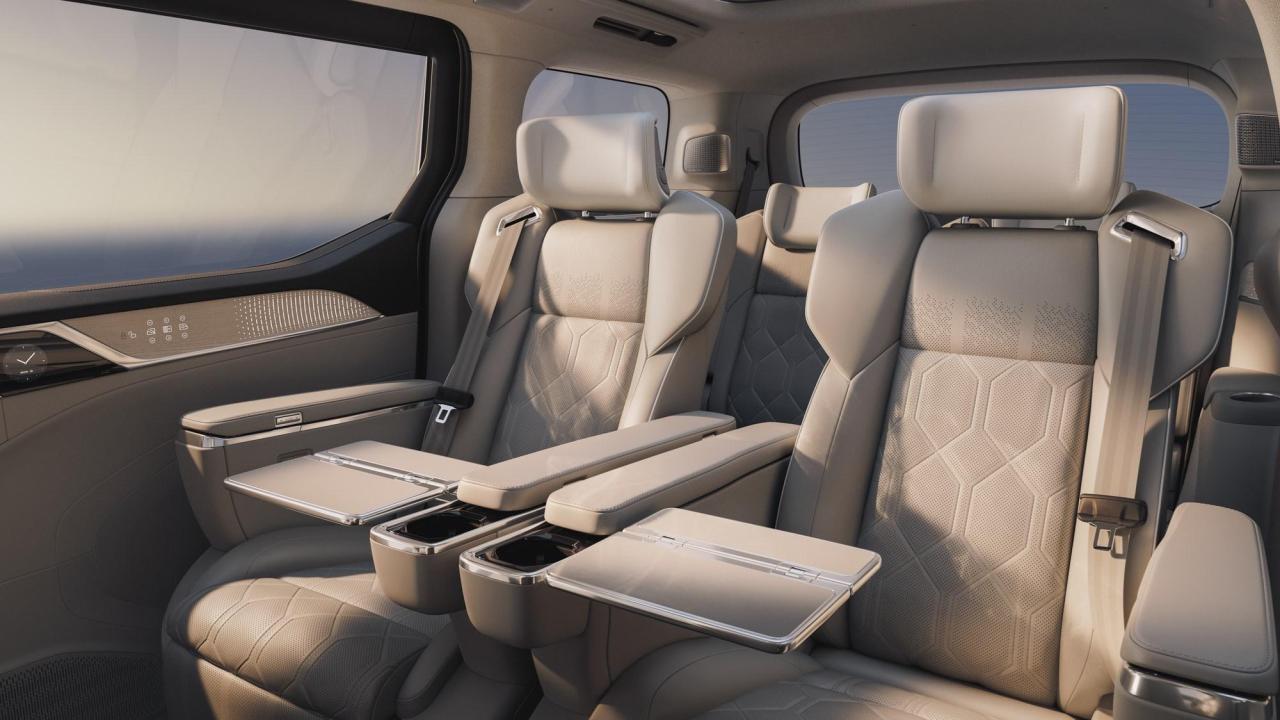 320138_Volvo_EM90_Concept_World_Stills.jpg