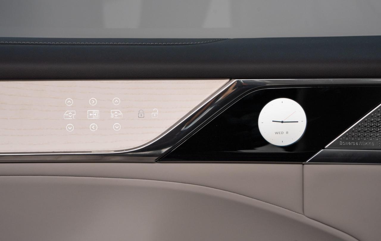 320153_Volvo_EM90_Studio_Stills.jpg