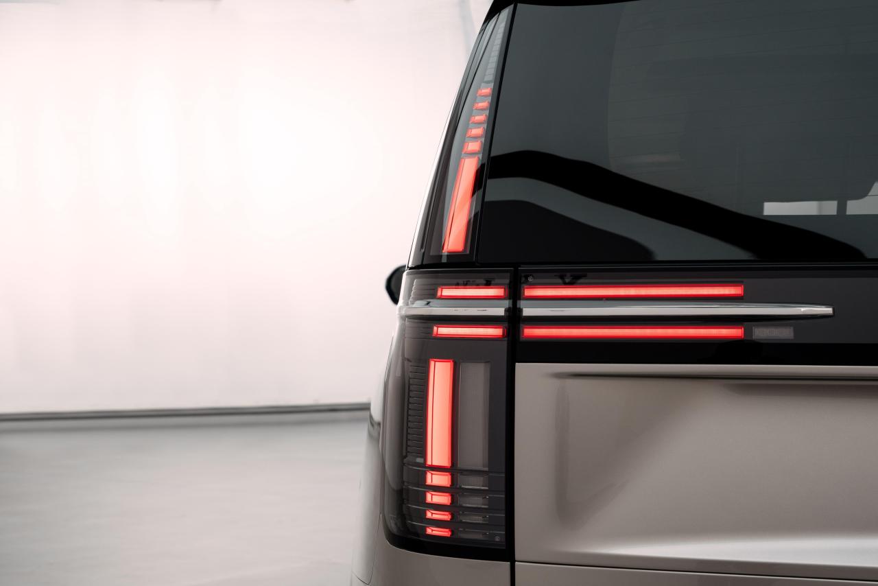 320158_Volvo_EM90_Studio_Stills.jpg