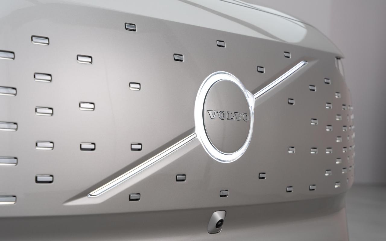 320160_Volvo_EM90_Studio_Stills.jpg