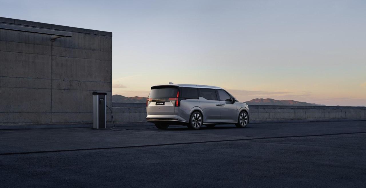 320169_Volvo_EM90_PR_Images.jpg