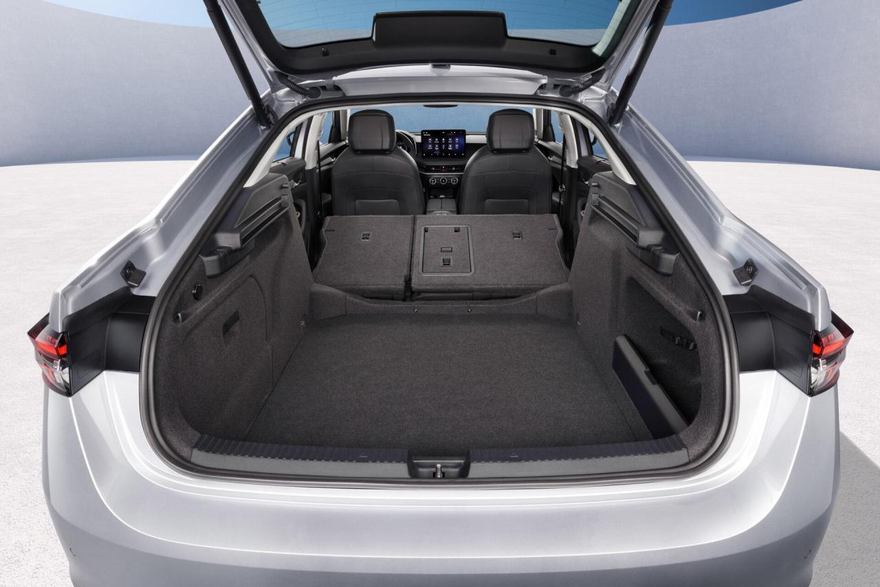 87_Skoda_Superb_6ece2e74-1920x1281.thumb.jpg.811d03e91298f1e9488d6e8b93847d50.jpg