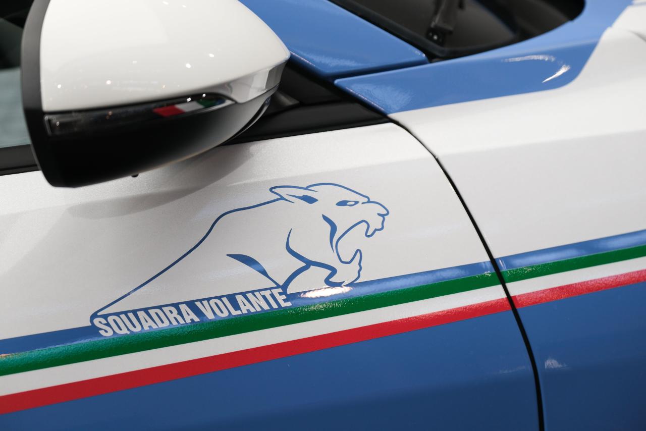 ConsegnaTonaleallaPoliziadiStato(5).thumb.jpg.f23c57f38a70862e263ee24b1b2572b6.jpg