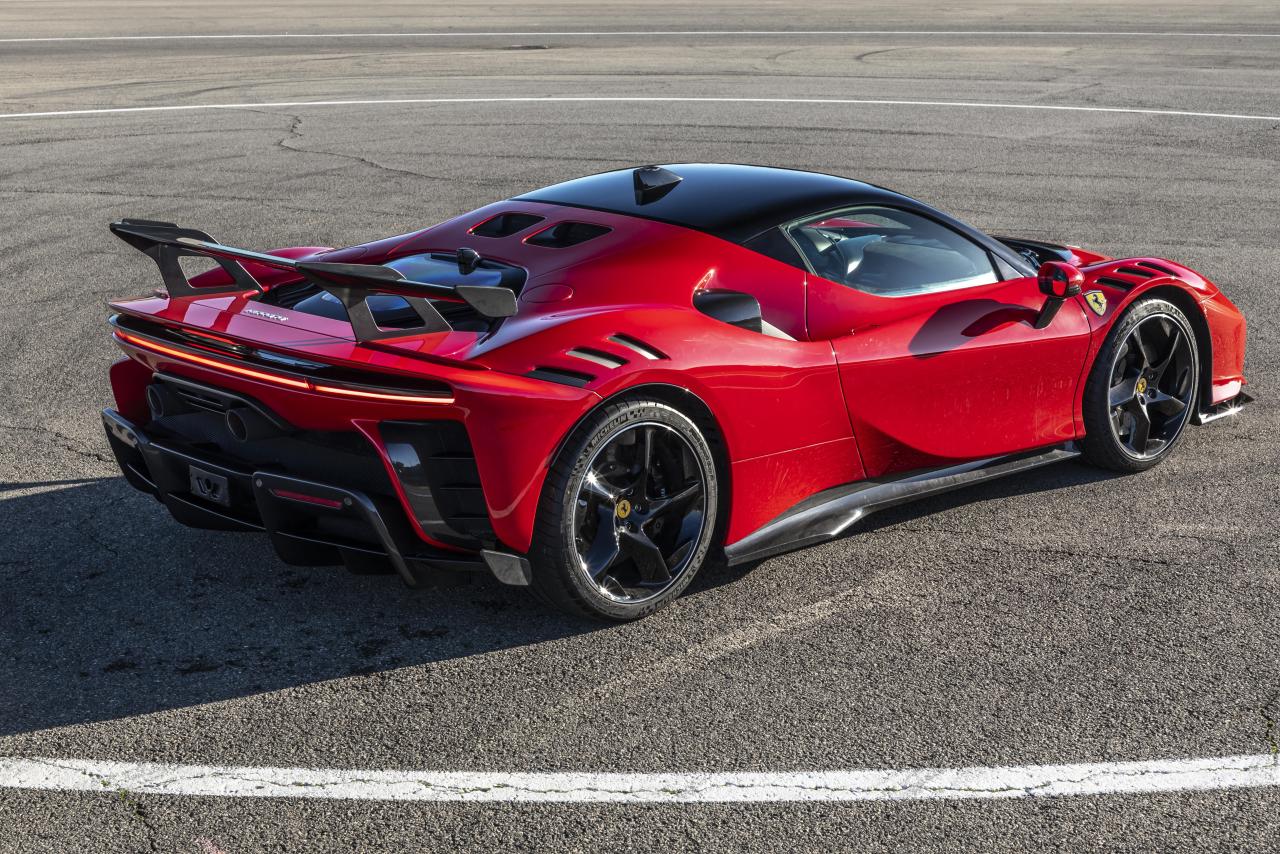 Ferrari_SF90XX_Stradale_00038-2_290fc457-e059-4747-8cd8-66a69ec3f21b.thumb.jpg.ca0ea368344e51d6ddce560ba15b97c4.jpg