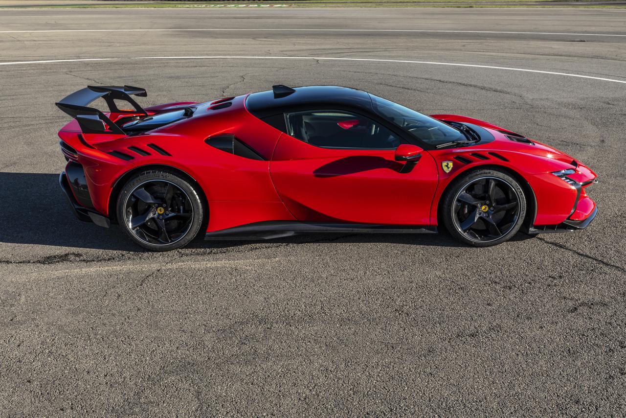 Ferrari_SF90XX_Stradale_00043-2_69cb8c9f-2085-4d54-8b62-632680962215.thumb.jpg.1945fcd6e3e3bb8b08ad821b37ae6e53.jpg