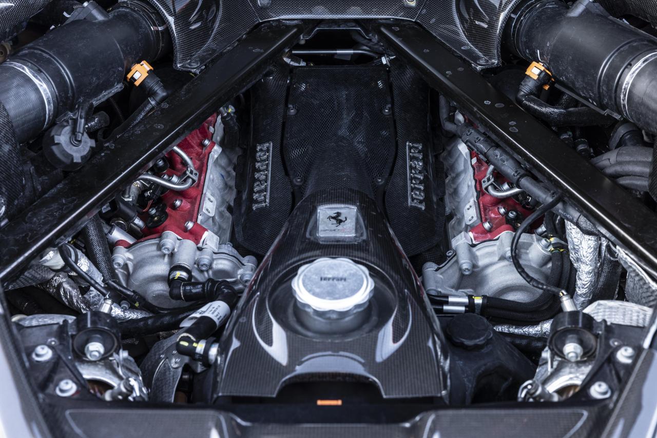 Ferrari_SF90XX_Stradale_00133-2_41f0ffe4-877e-4bfd-9d8a-17b850c2b70b.thumb.jpg.637ac22d9a414a10fc6ddddfa22db206.jpg