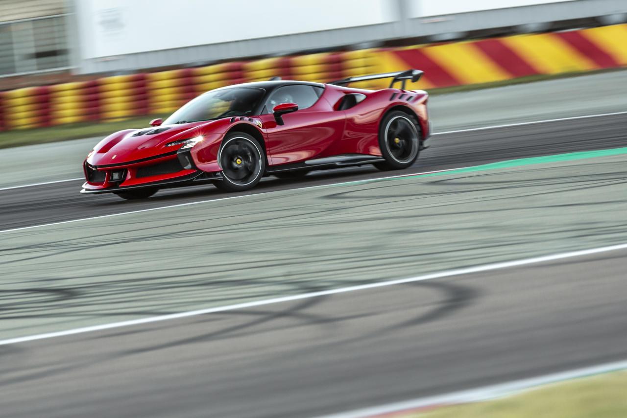 Ferrari_SF90XX_Stradale_00178-2_1b2f743a-71df-458d-96b0-1103d8fce99a.thumb.jpg.54199f27ae18dfdfa53756aab3fb5cc0.jpg