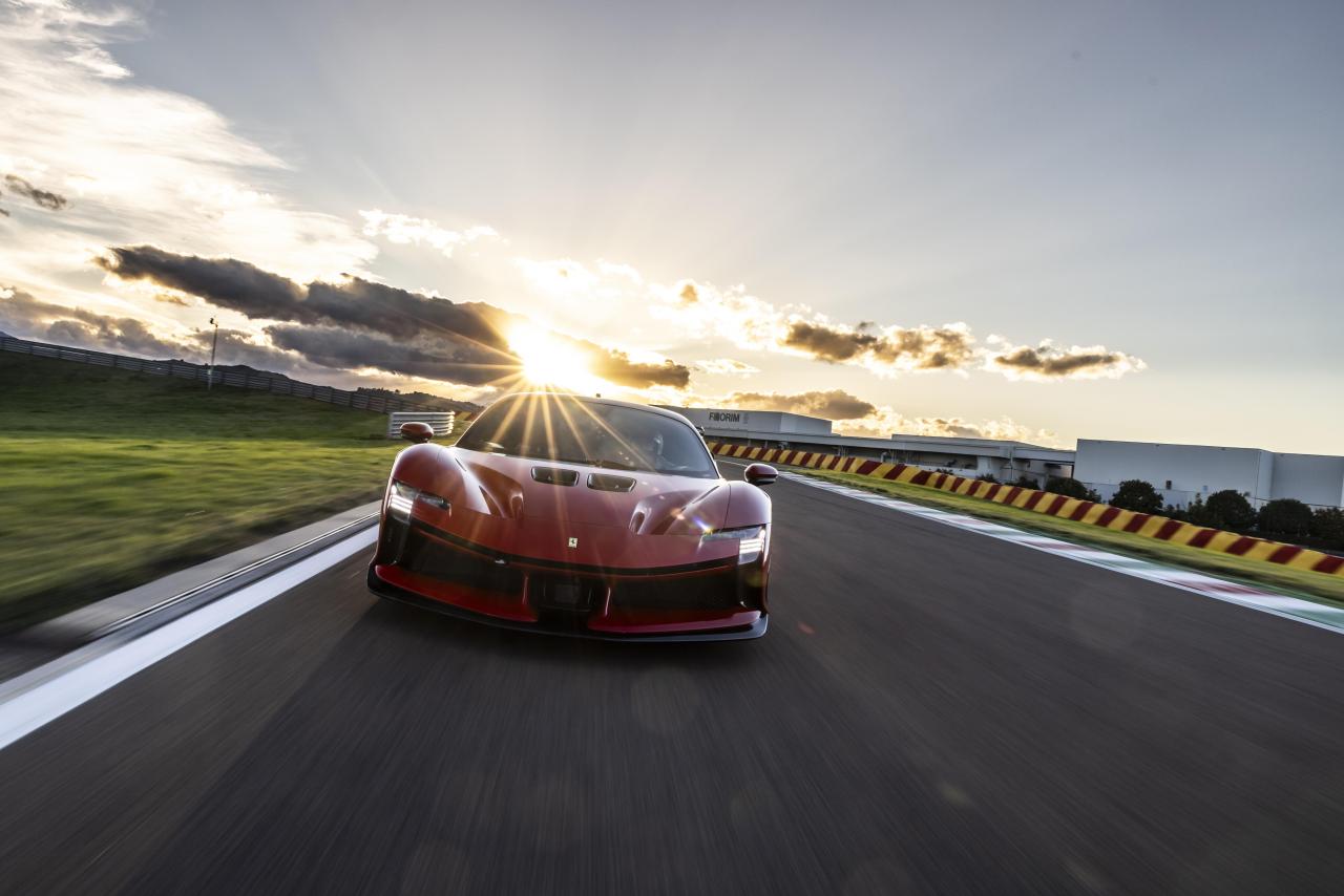 Ferrari_SF90XX_Stradale_00201-2_2b503c1d-4828-4df5-be83-a99731bd5d94.thumb.jpg.fa8e421b4fec69630d36067f22ad2e5e.jpg